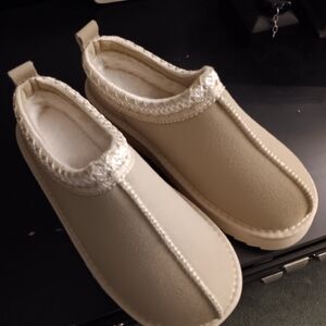 Elegant Cream Women's Shoes